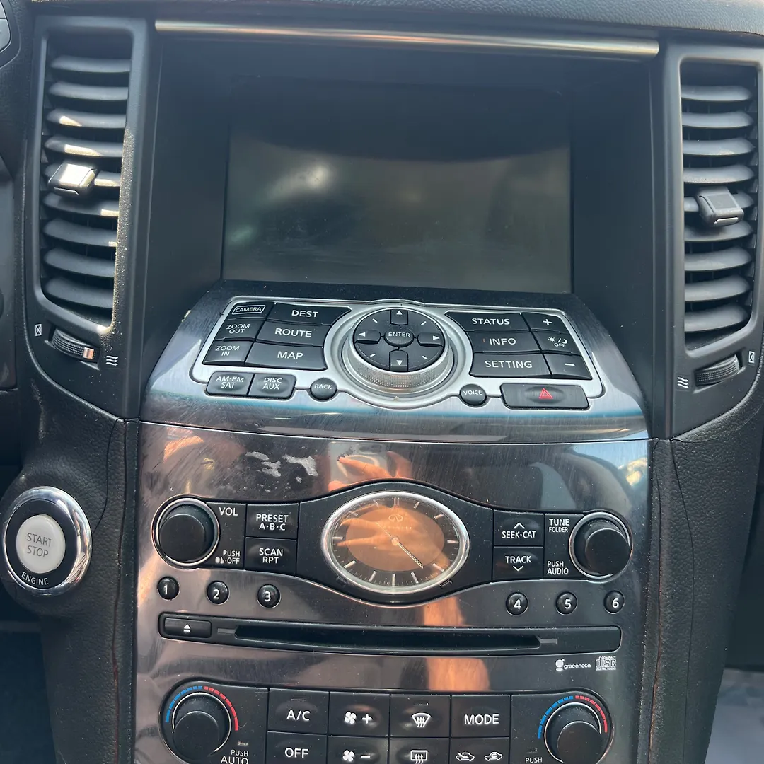Info-gps-tv screen - Infiniti