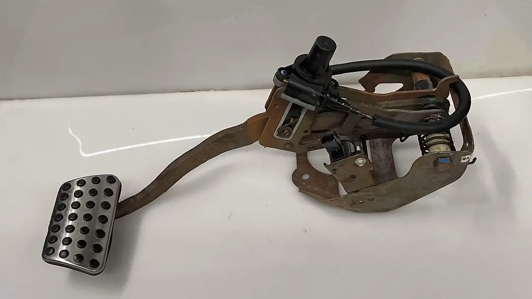 Pedal brake/clutch - 2014 Dodge Charger SE