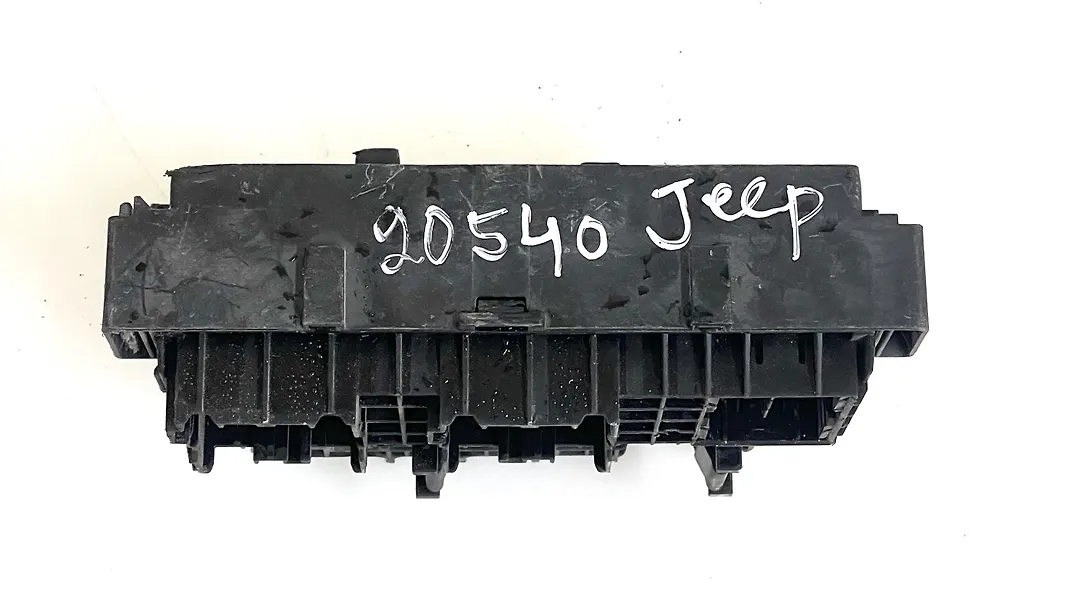 Fuse box - 2014 Jeep Grand Cherokee Overland