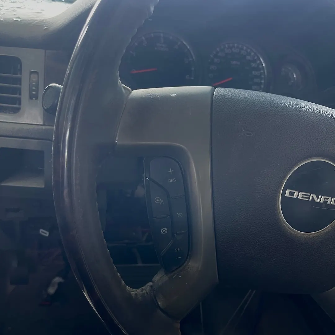 Steering wheel - 2010 GMC Yukon