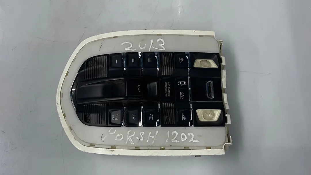 Overhead Console - 2011 Porsche Cayenne