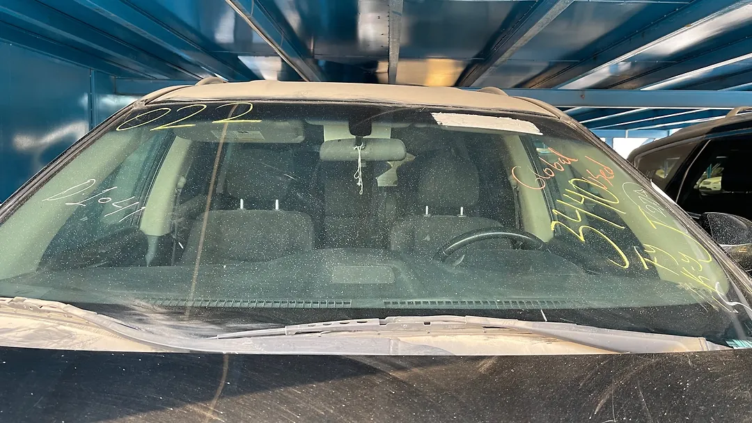 Windshield glass - 2013 Nissan Pathfinder 3.5i
