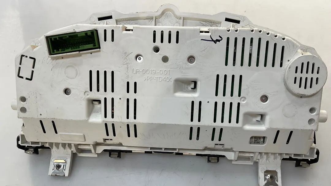 Speedometer - 2011 Land Rover LR2