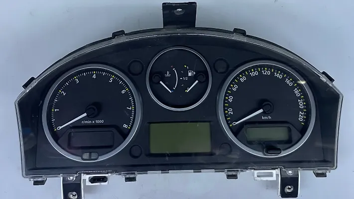 Speedometer - 2007 Land Rover LR2