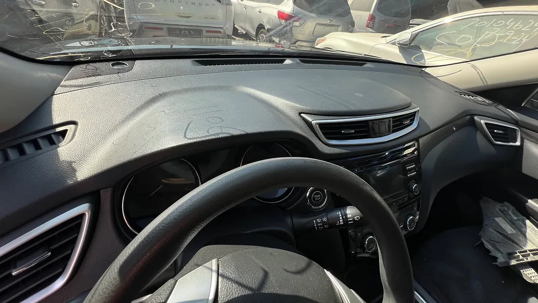 Dashboard  - 2015 Nissan Rogue