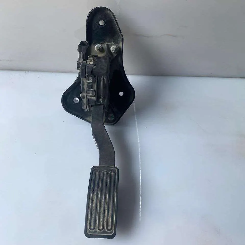 Accelerator pedal - 2011 Infiniti QX56