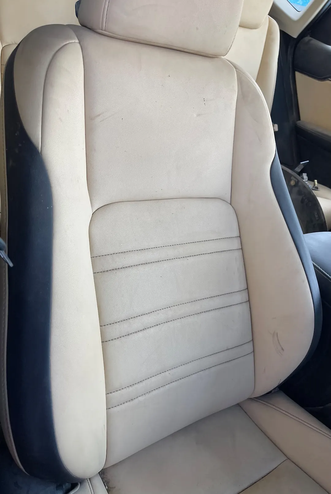 Front Seat (RHS) - 2020 Lexus NX300