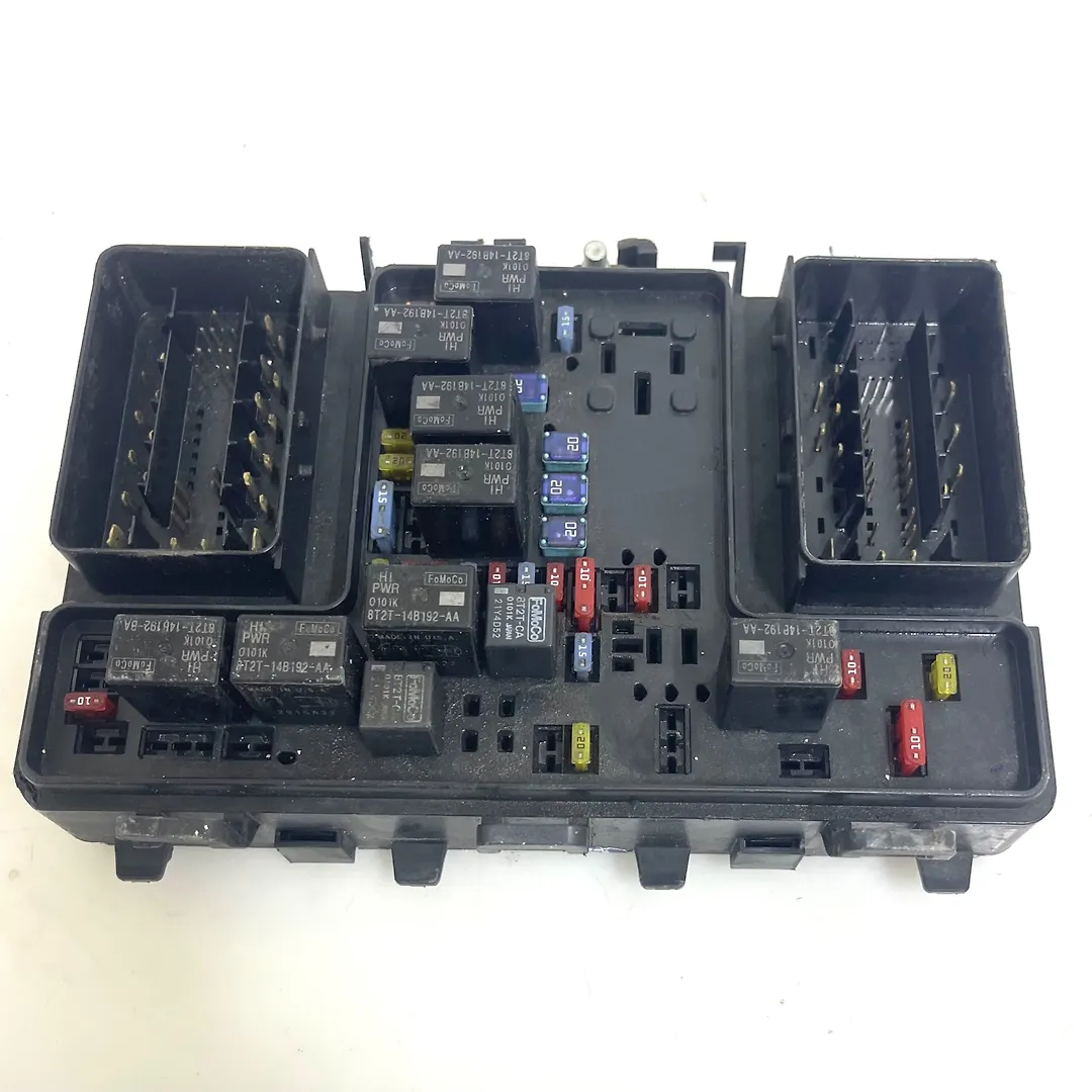 Fuse box - 2016 Ford Edge SEL