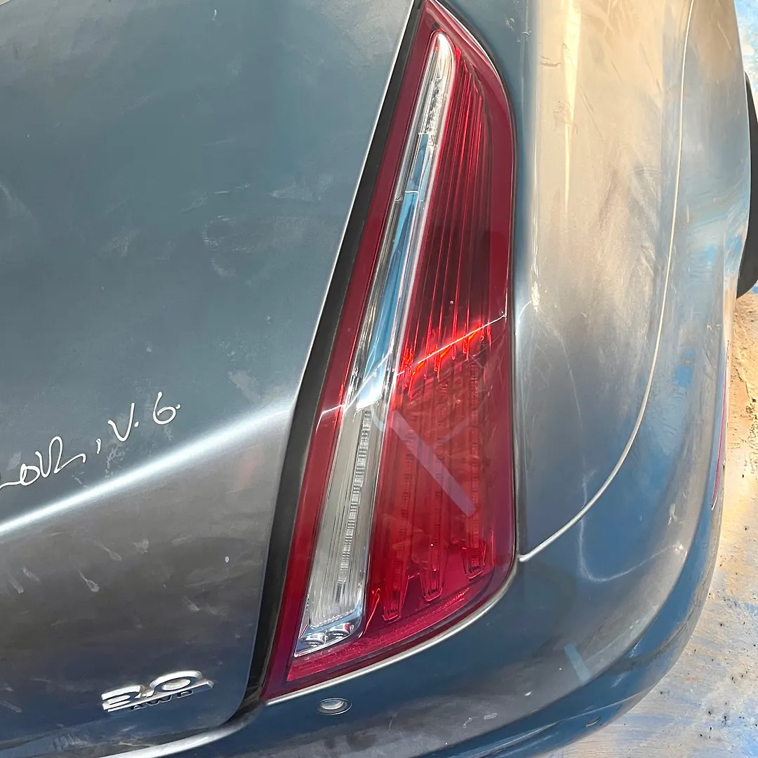 Tail light(RH)