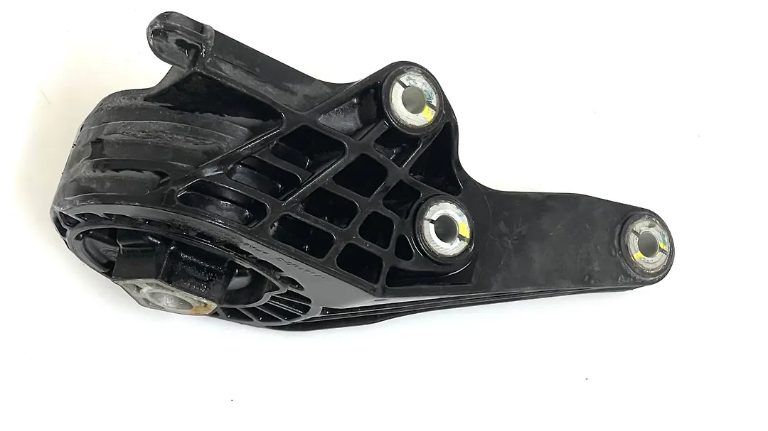 Mount bracket - 2018 Chevrolet Traverse LT Leather