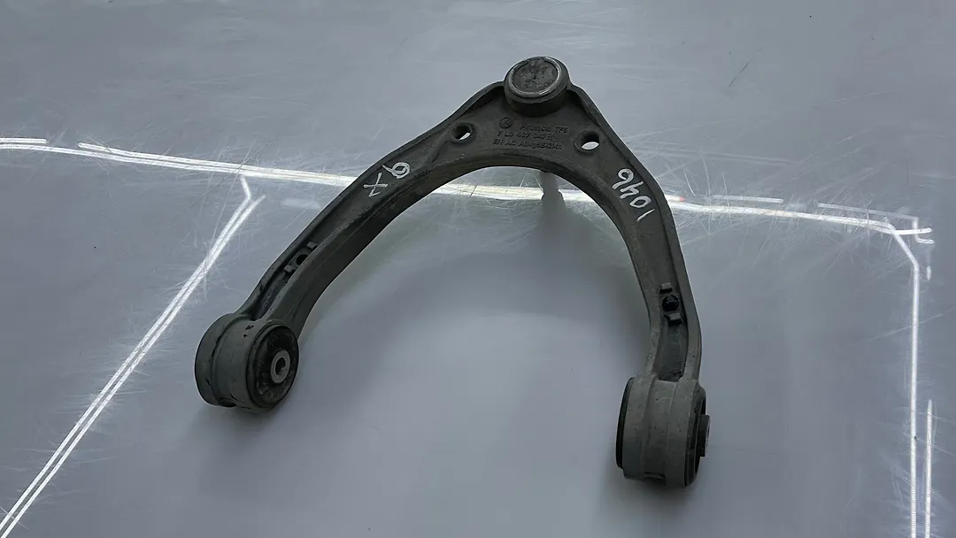 Upper arm (RH) - 2007 Audi Q7