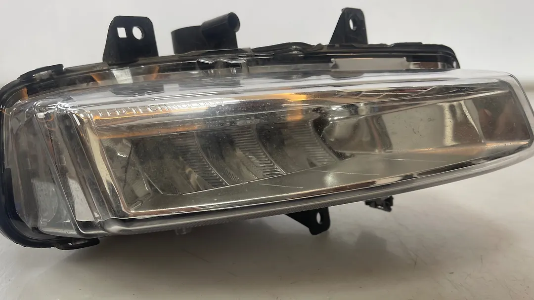 Fog Light (RHF) - 2017 Land Rover Discovery Sport SE
