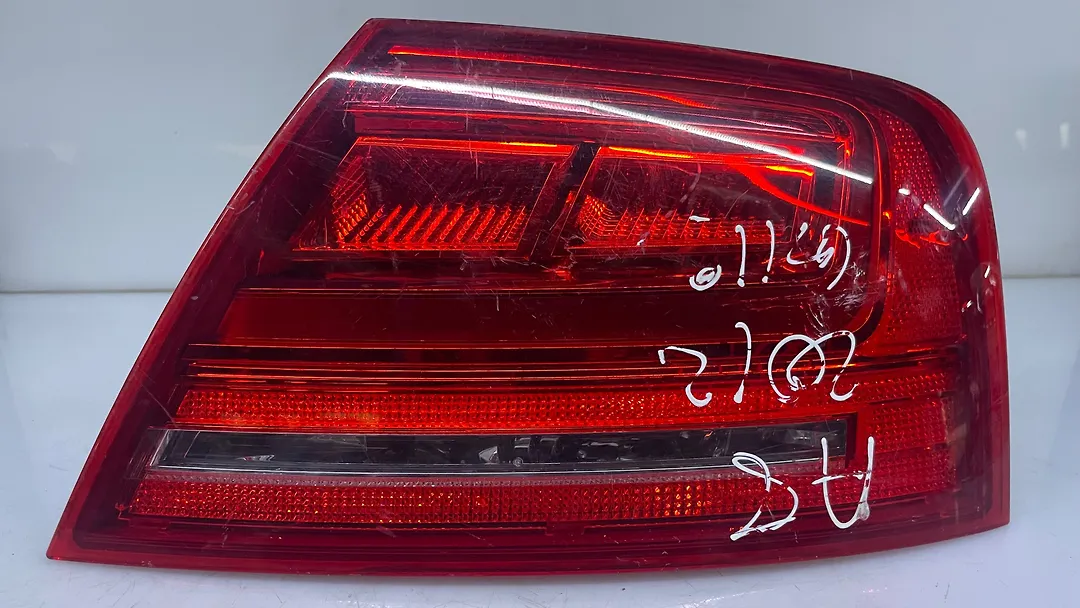 Tail Light (RH) - 2012 Audi A8