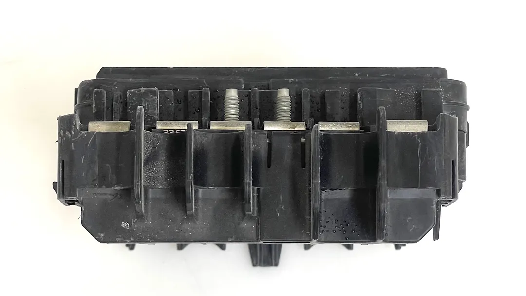 Fuse box - 2022 Jeep Grand Cherokee L Limited