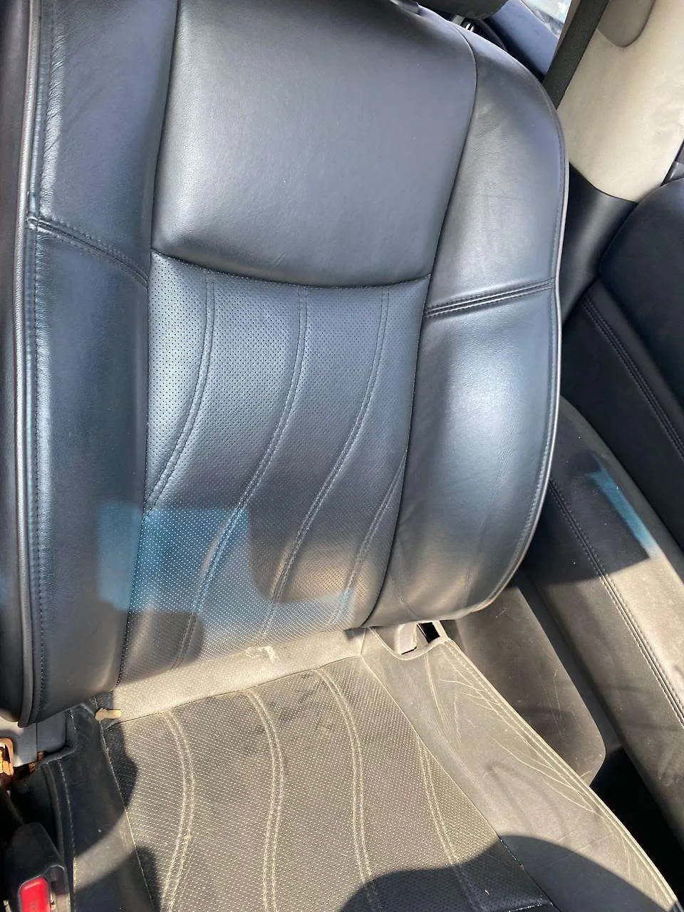 Front Seat (LHS) - 2015 Infiniti QX60