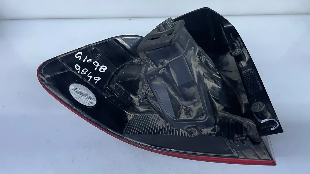 Tail Light (RH) - 2013 Volkswagen Golf