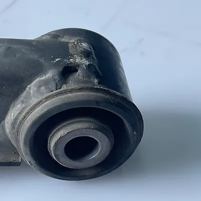 Lower arm (RH) - 2013 Infiniti QX56
