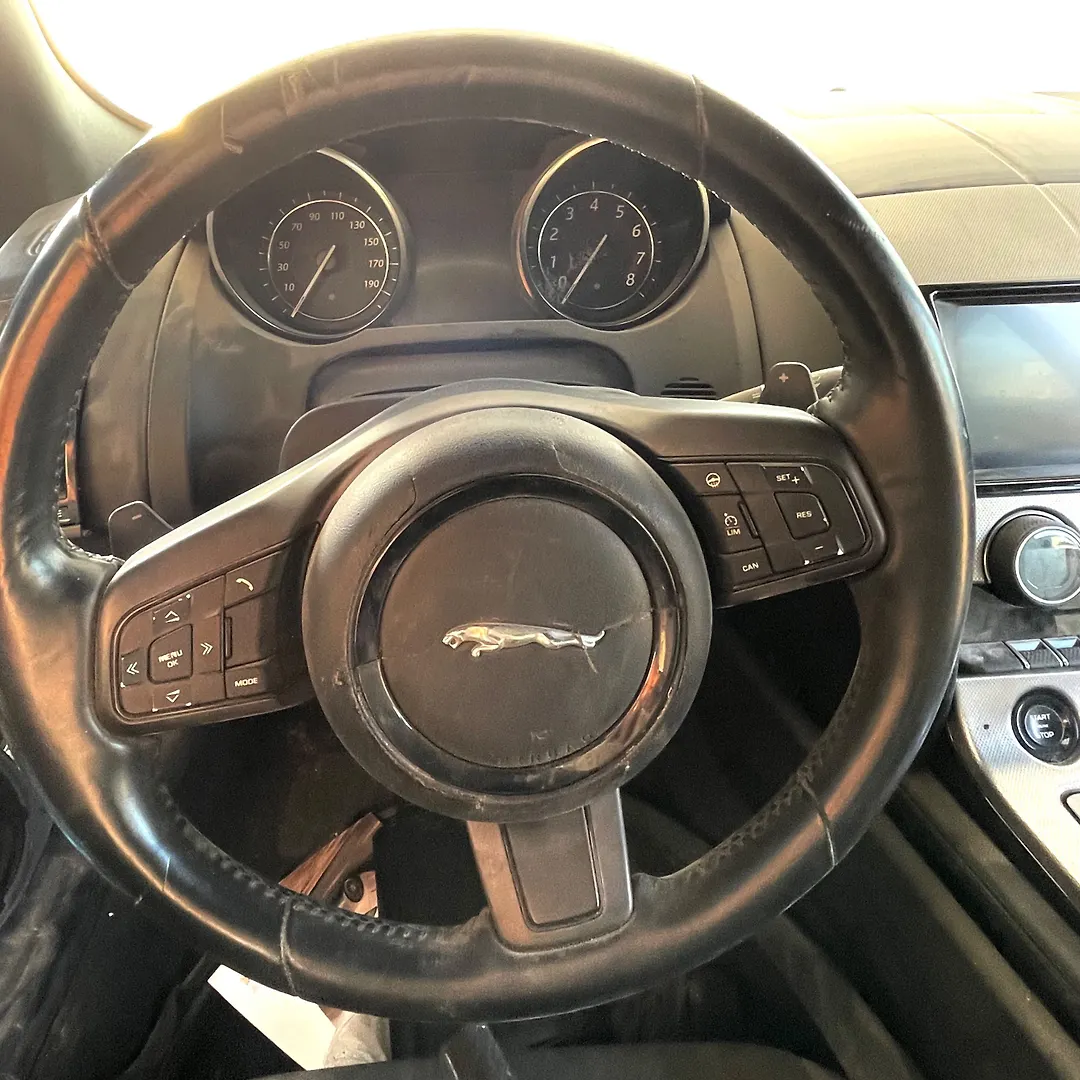 Steering wheel - 2017 Jaguar F-type