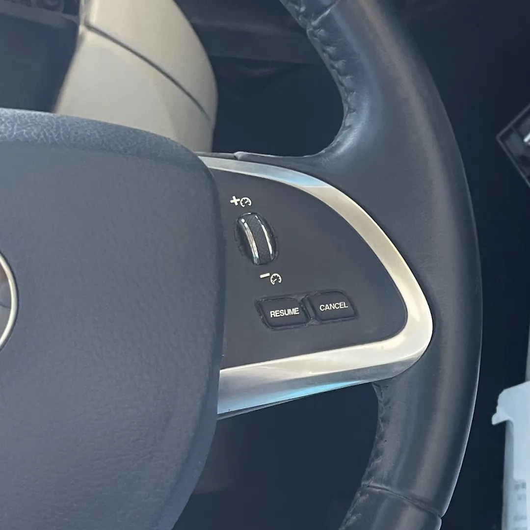 Steering wheel - 2014 Jaguar XF