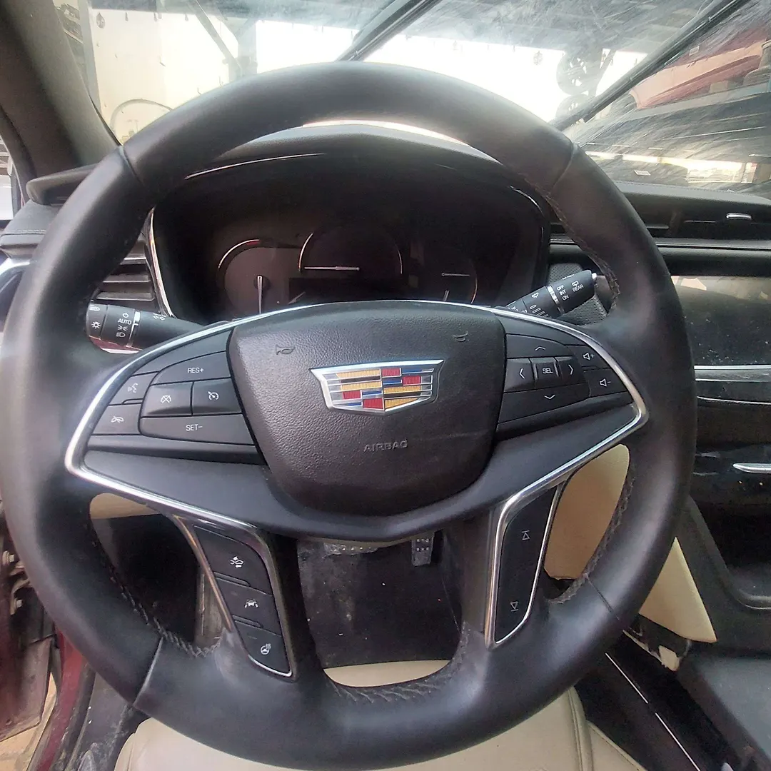 Steering wheel - 2018 Cadillac XT5 Luxury