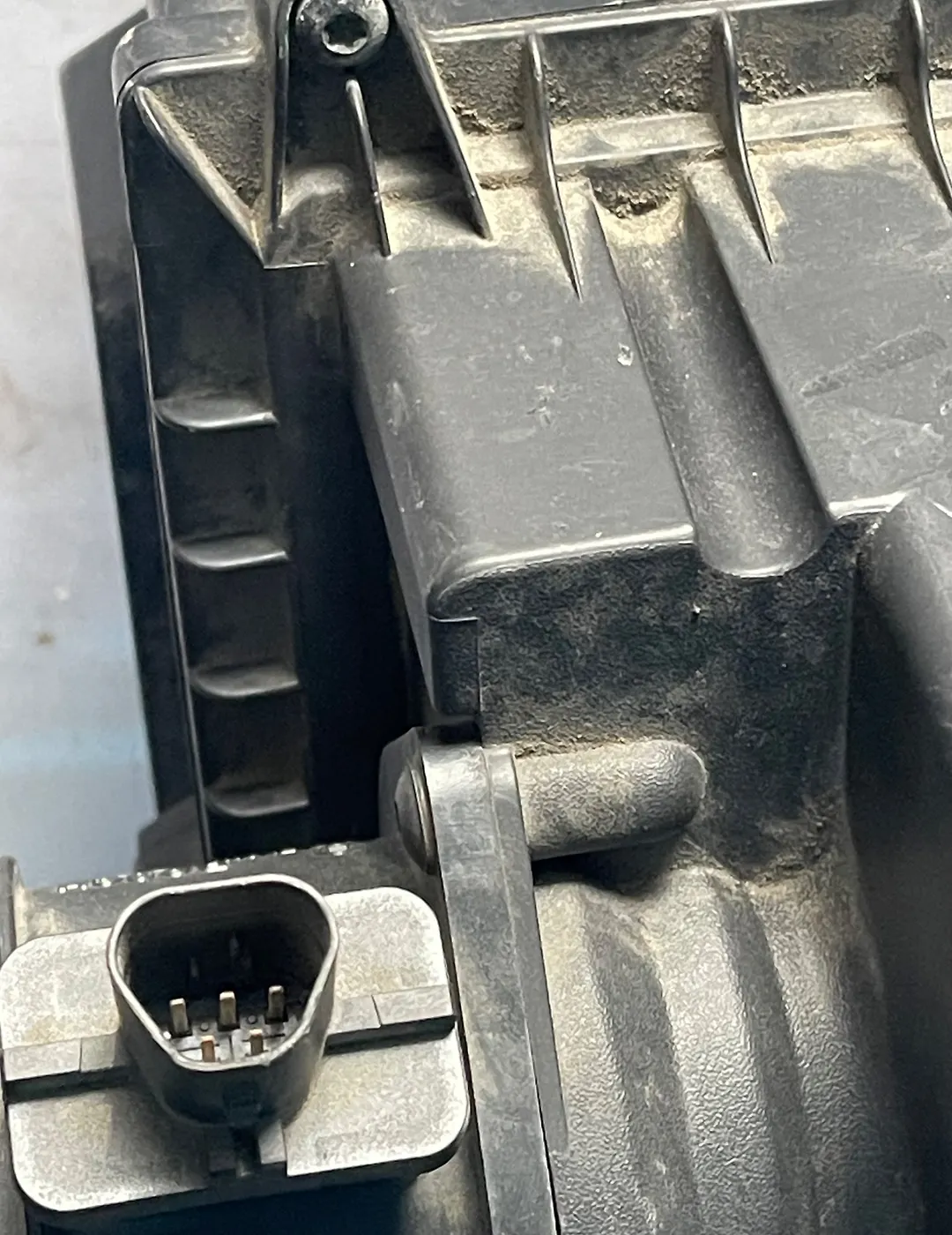Air cleaner box(LH) - 2017 Jaguar F-Pace
