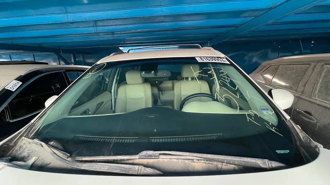 Windshield glass - 2015 Infiniti QX60