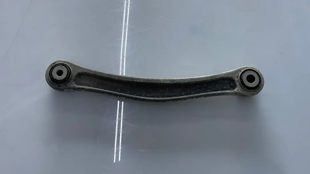 Upper arm (LH) - 2009 Audi Q7