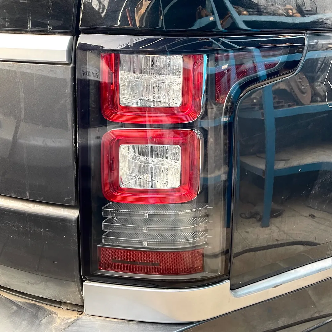 Tail Light (RH) - 2017 Land Rover RANGE ROVER VOGUE