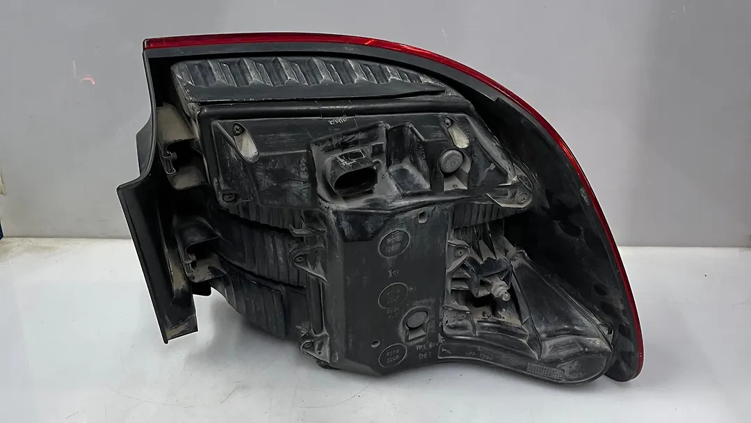 Tail Light (RH) - 2008 Porsche Cayenne