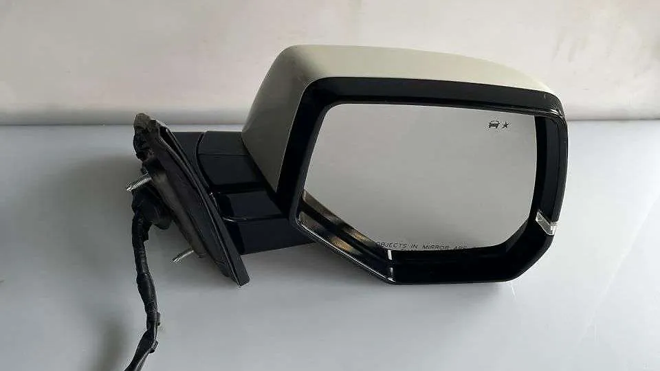Side Mirror (RH) - 2015 Cadillac Escalade Luxury