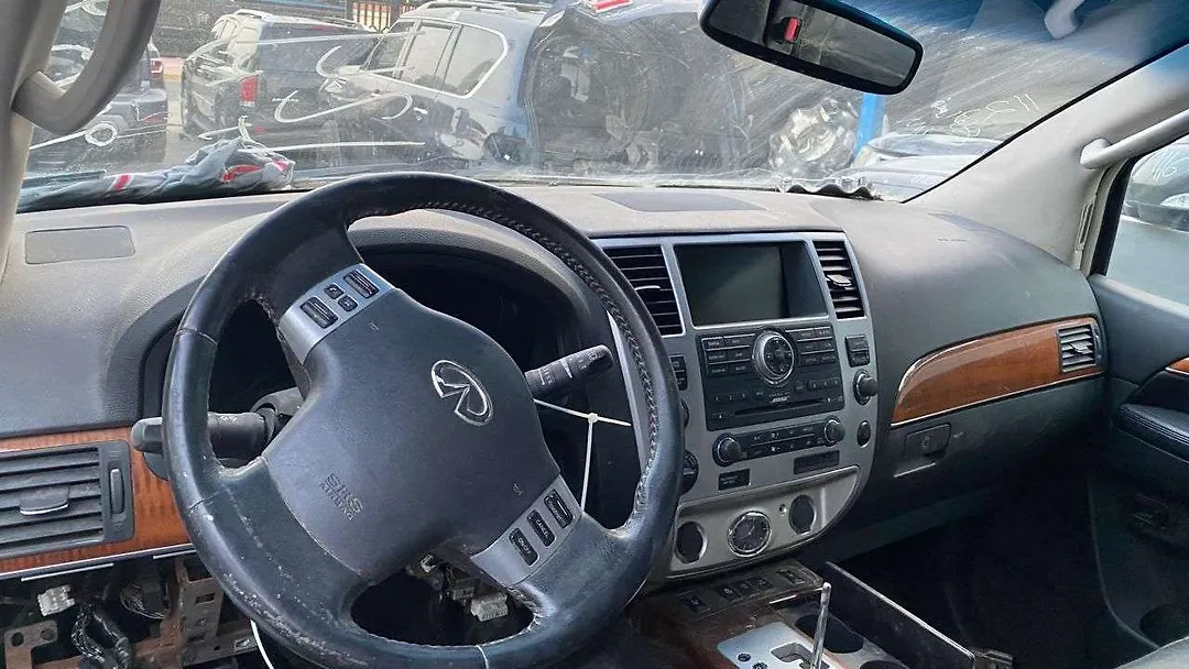 Dashboard  - 2010 Infiniti QX56 5.6i