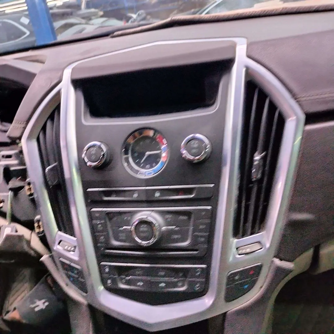 Info-gps-tv screen - 2011 Cadillac SRX