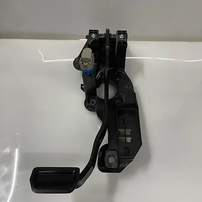 Pedal brake/clutch - 2017 Ford Fusion Titanium