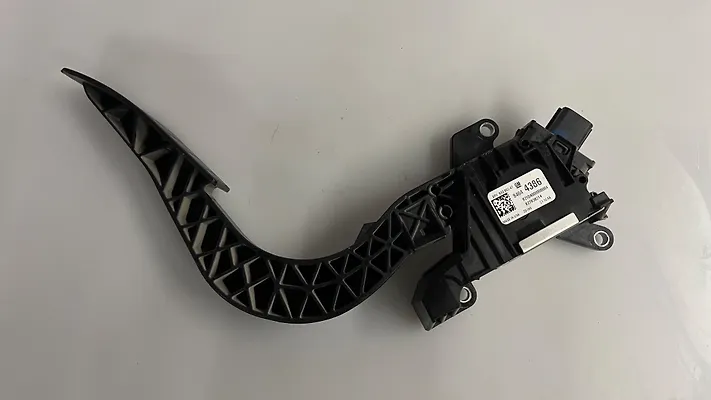 Accelerator pedal - 2021 Chevrolet Blazer 1LT