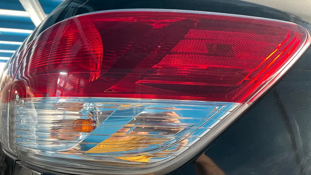 Tail Light (RH) - 2013 Nissan Pathfinder