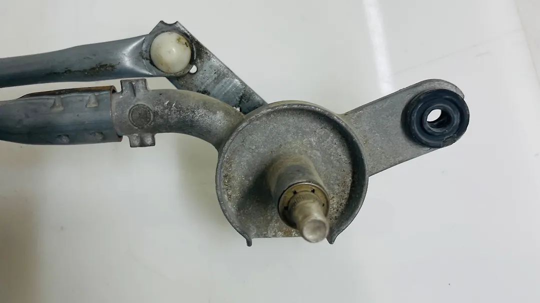 Windshield wiper motor - 2020 Cadillac CT5 Premium Luxury