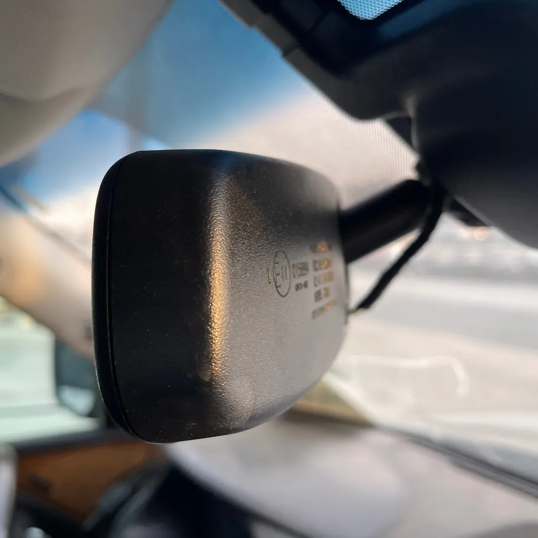 Rear view mirror - 2011 Infiniti QX56 5.6i