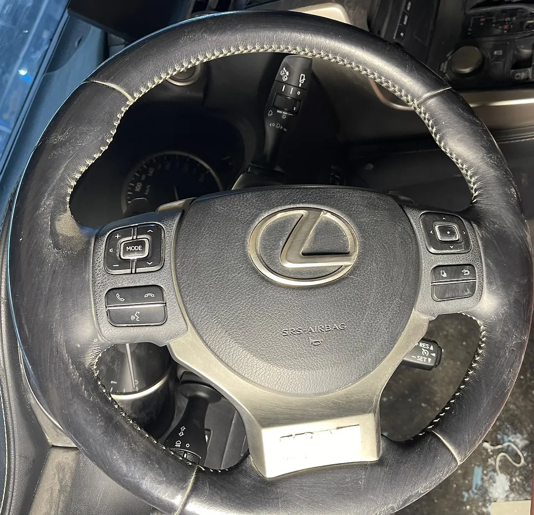 Steering wheel - 2022 Lexus NX300