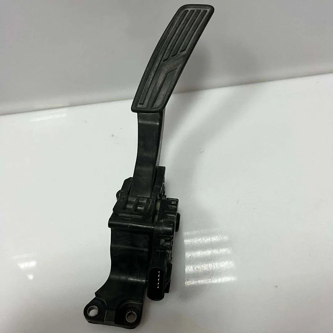 Accelerator pedal - 2018 Chevrolet Cruze