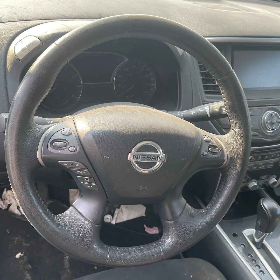 Steering wheel - 2013 Nissan Pathfinder