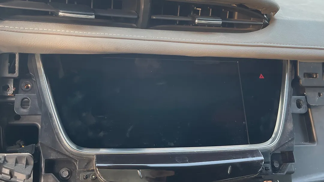 Info-gps-tv screen - 2017 Cadillac XT5