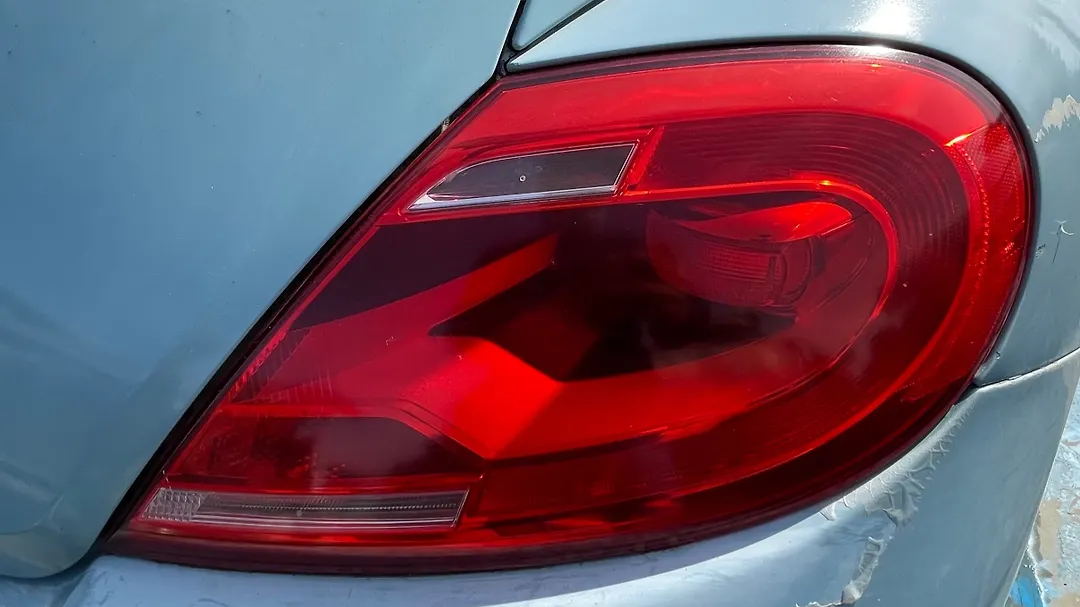Tail Light (RH) - 2014 Volkswagen Beetle