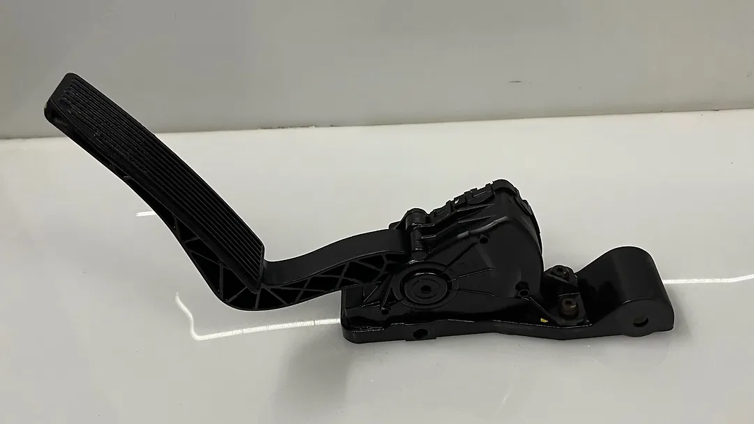 Accelerator pedal - 2006 Jeep Grand Cherokee Overland