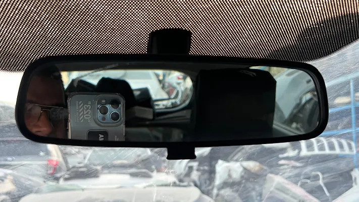 Rear view mirror - 2015 Ford Fiesta