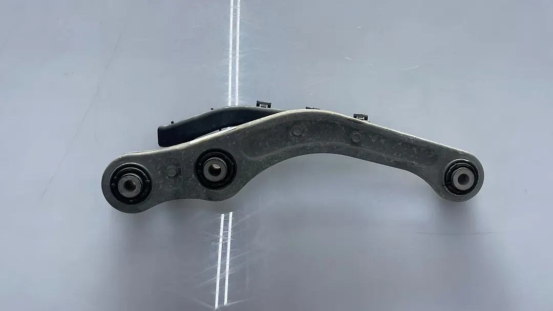 Lower arm (RH) - 2003 Audi A8