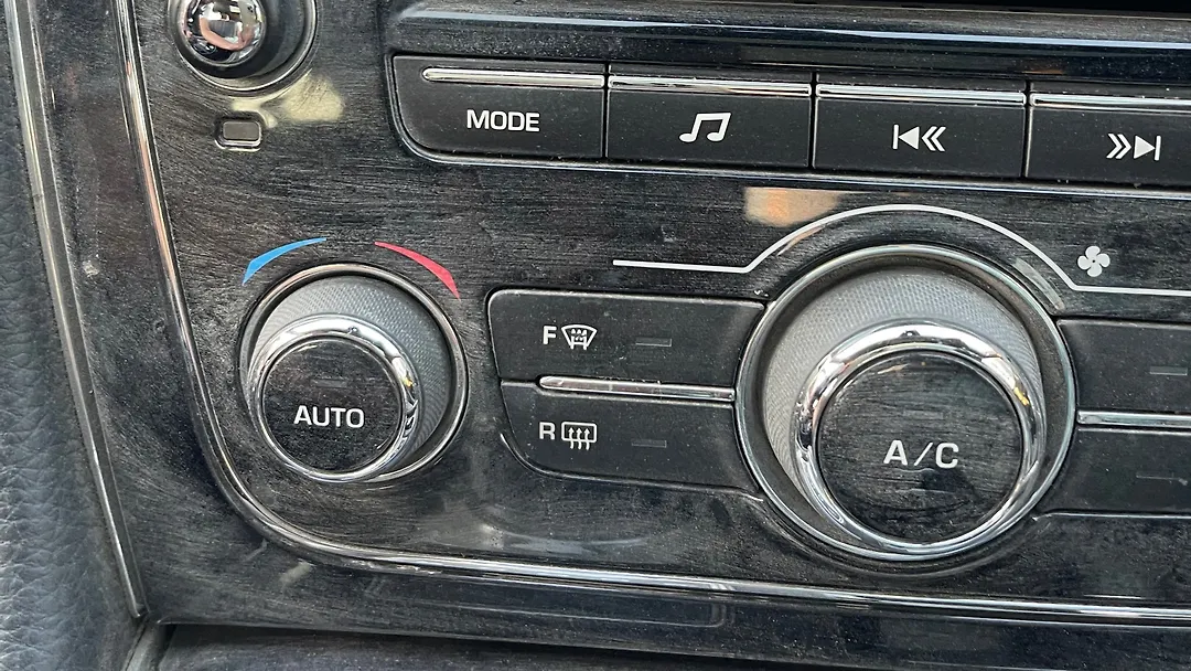 AC Switch - 2011 Jaguar XJL