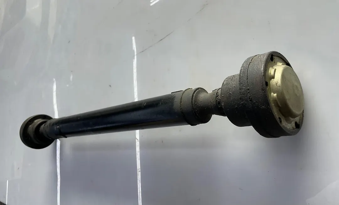 Front drive shaft - 2013 Land Rover LR4 HSE