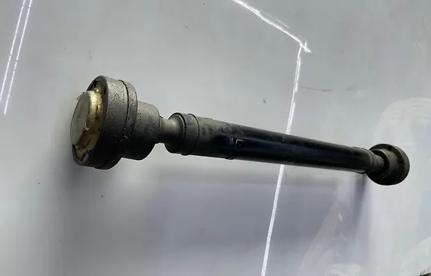 Front drive shaft - 2013 Land Rover LR4 HSE