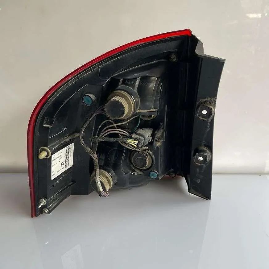 Tail Light (RH) - 2011 Ford Edge SEL
