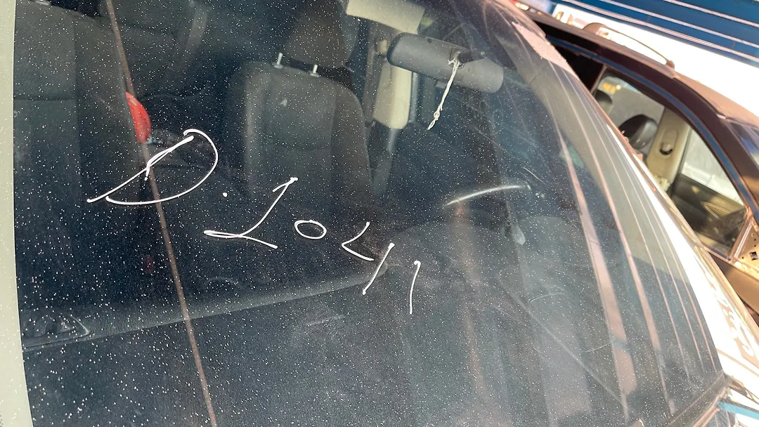 Windshield glass - 2013 Nissan Pathfinder 3.5i